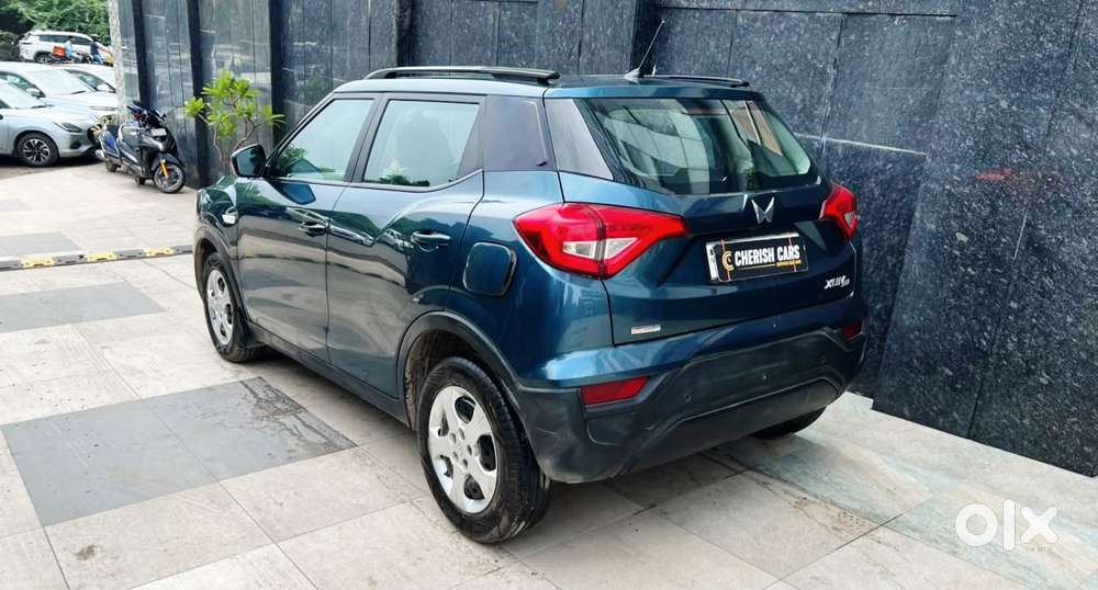 Mahindra Xuv300 1.2 W6 Amt Petrol, 2023, Petrol