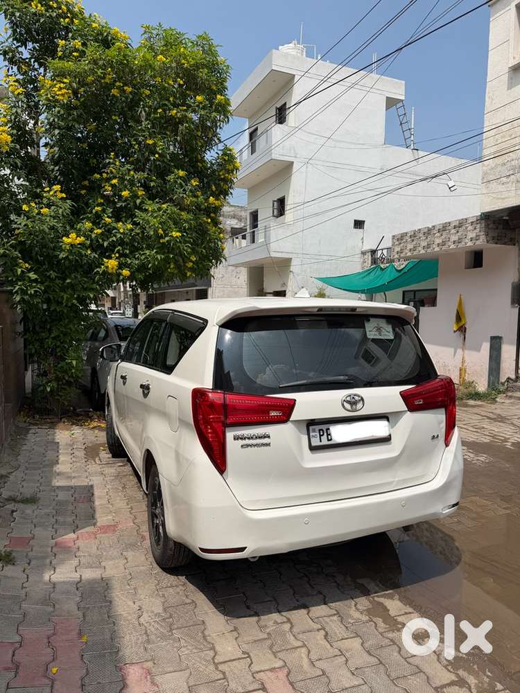 Toyota Innova Crysta 2017