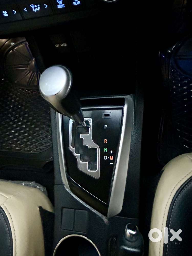 Toyota Corolla Altis 2013-2017 Vl At, 2016, Petrol