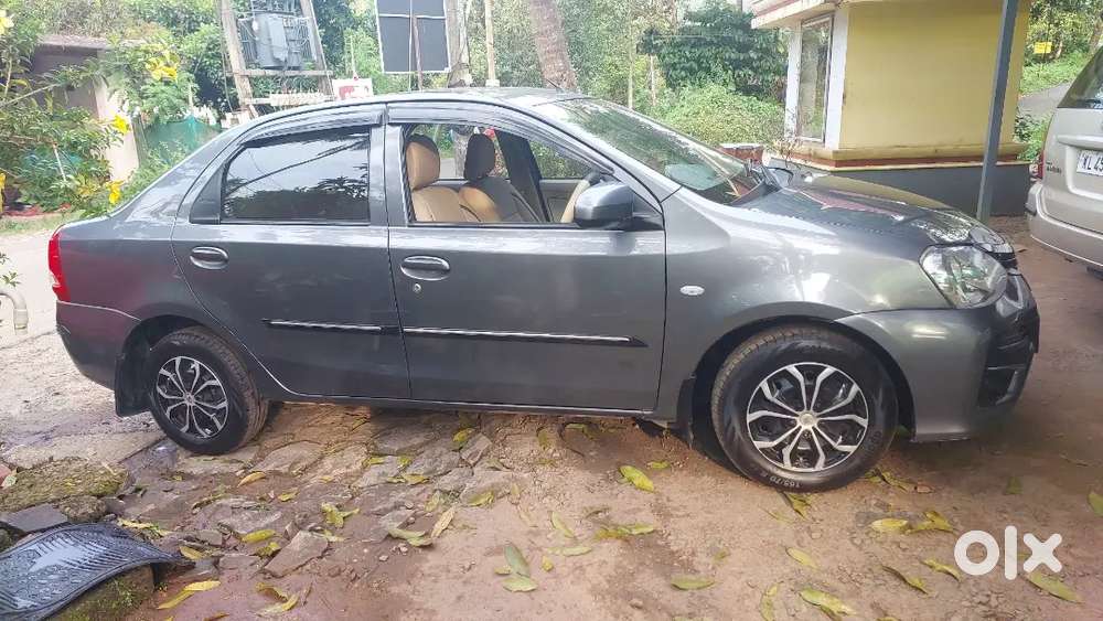 Toyota Etios Company Service 2015  2016 February Registration