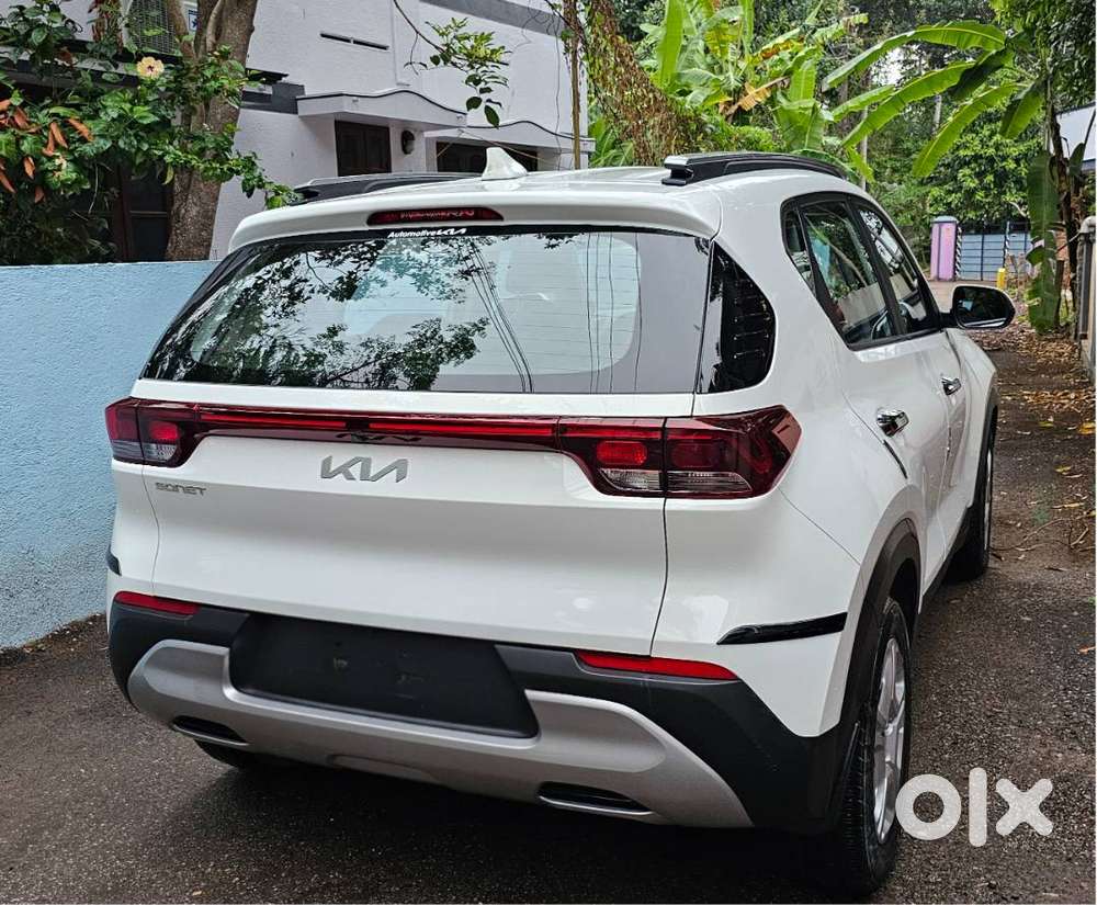 Kia Sonet Htk+ Petrol  Jan 2023 Reg  23,500 Km  Warranty Till 2028