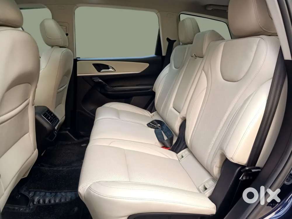 Mahindra Xuv700 2.2 Ax 7 Diesel At Luxury Pack Str, 2024, Diesel