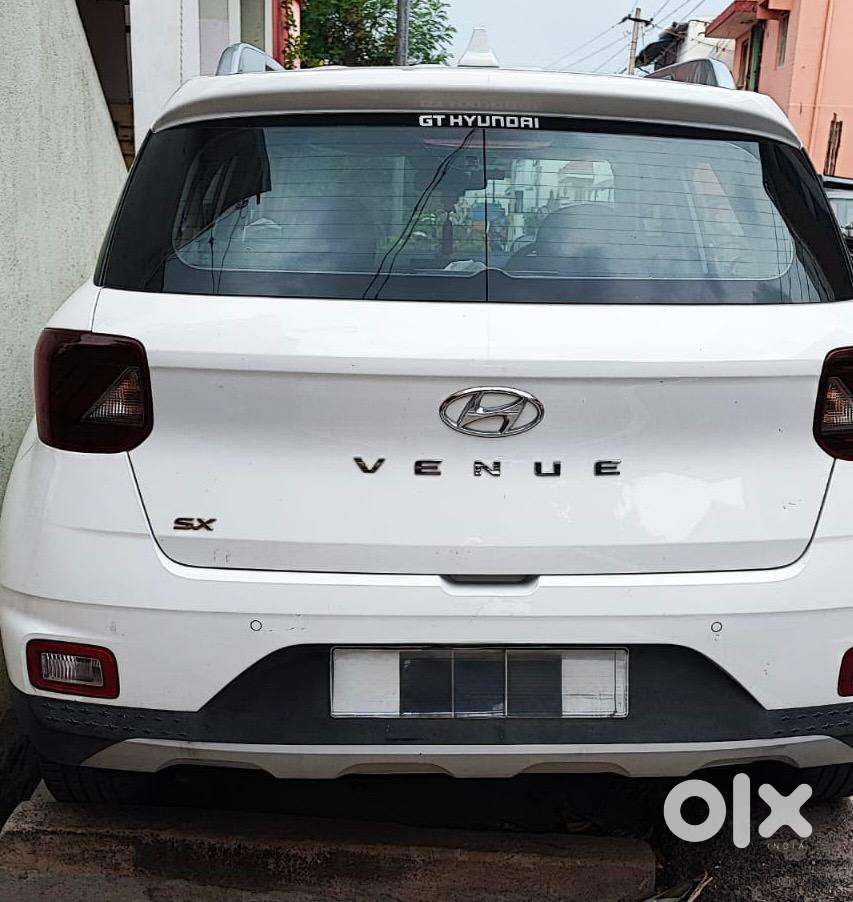 Hyundai Venue 2021 Diesel 27000 Km Driven