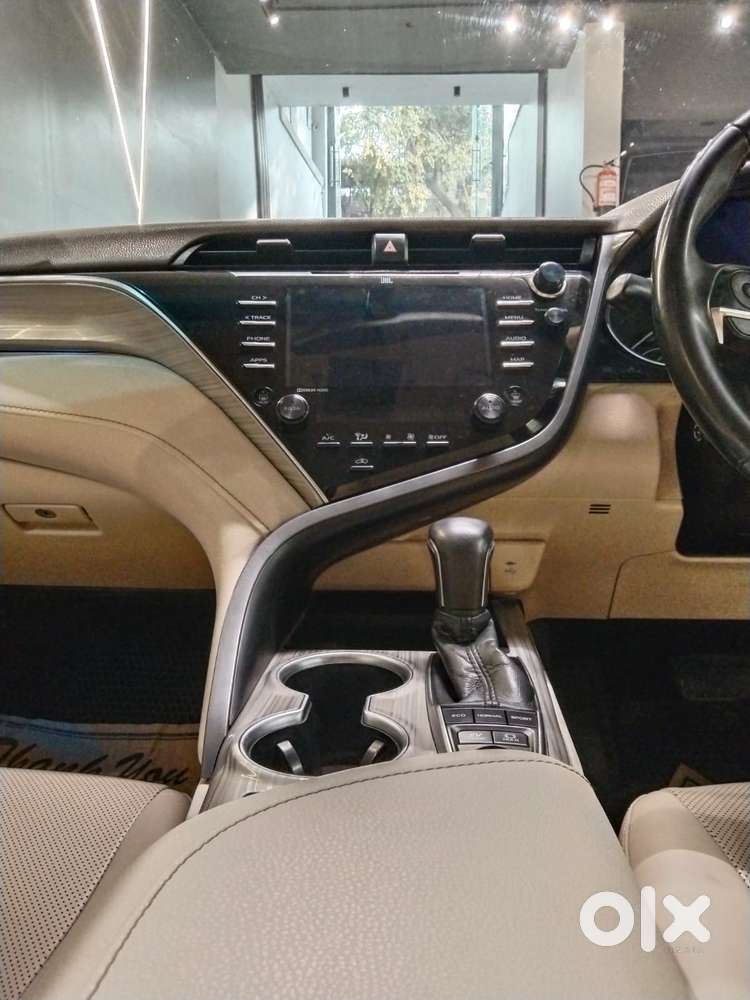 Toyota Camry Hybrid, 2021, Petrol