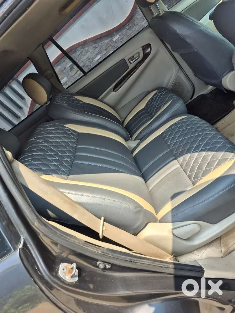 Toyota Innova 2.5 V 2013