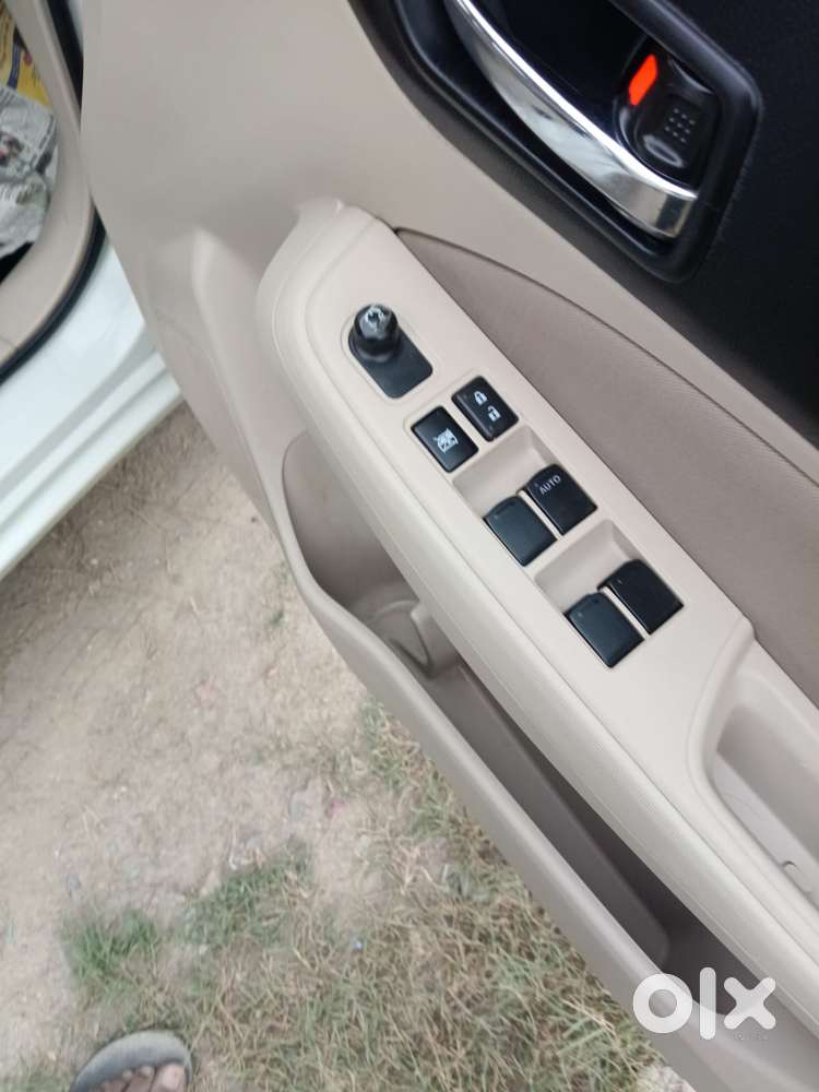 Maruti Suzuki Swift Dzire Vxi(o) Mt, 2018, Petrol