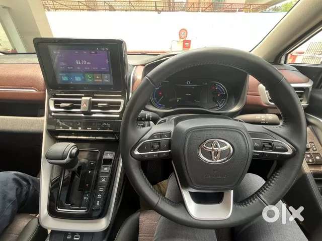 Toyota Innova Hycross 2.0 Vx Hybrid 7 Str, 2026, Petrol