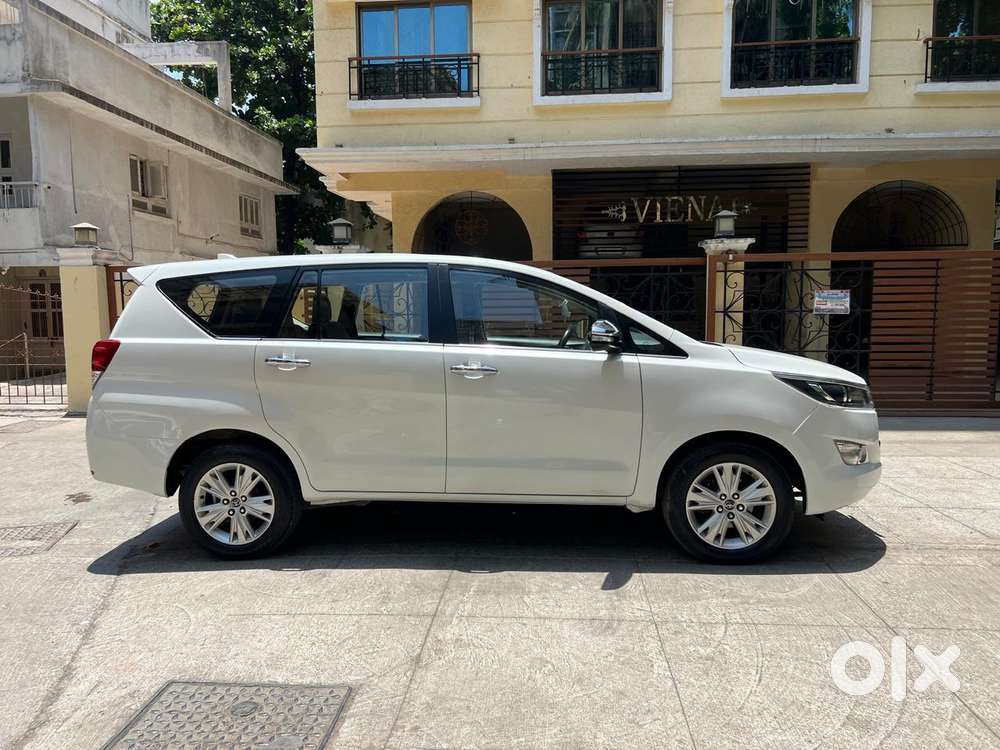 Toyota Innova Crysta 2.8z Automatic, 2016, Diesel