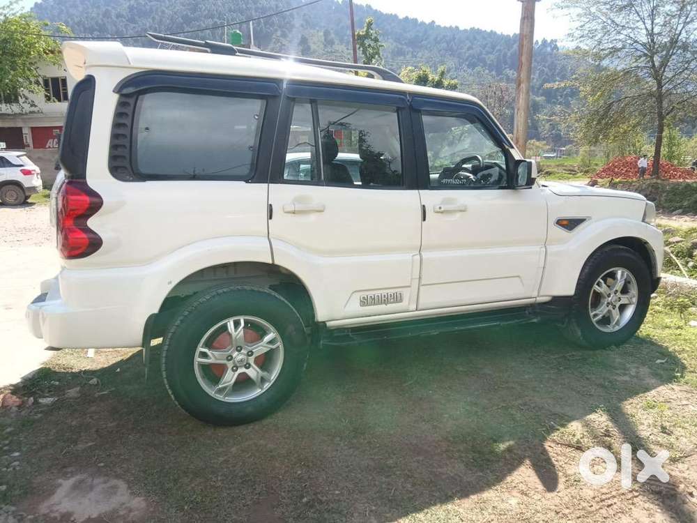 Mahindra Scorpio S10