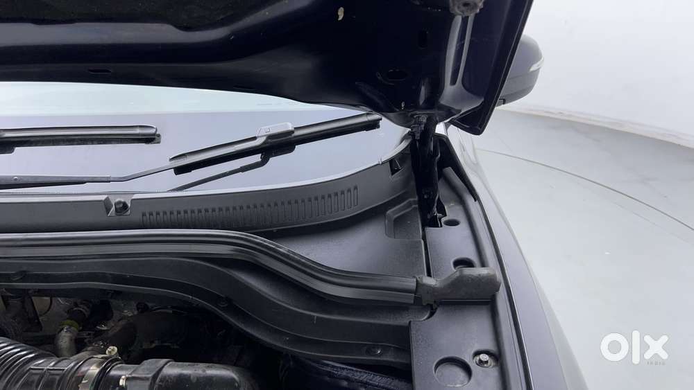 Mahindra Xuv700 2.0 Ax 7 Petrol At Str, 2022, Petrol