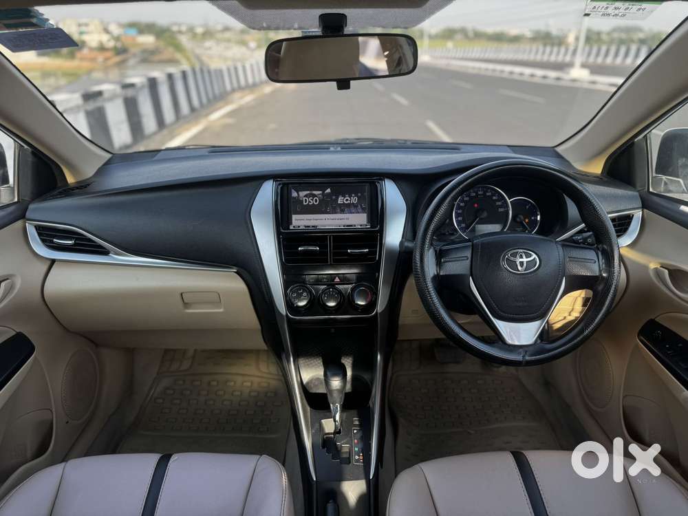 Toyota Yaris J Cvt, 2020, Petrol