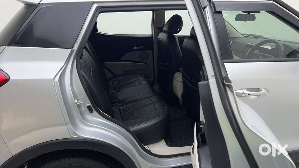 Mahindra Xuv300 W8 Diesel, 2023, Diesel