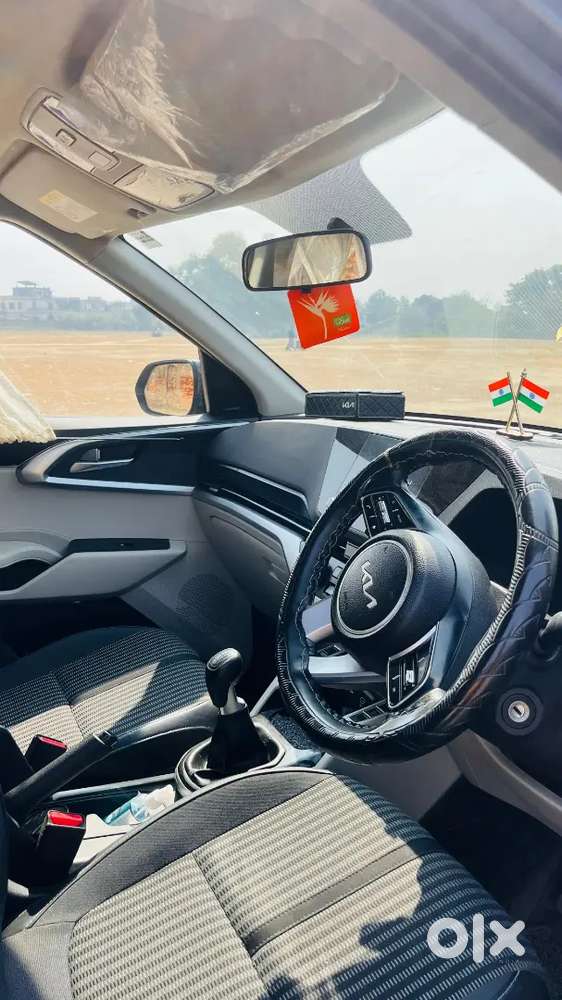 Kia Carens 2023 Petrol 31000 Km Driven