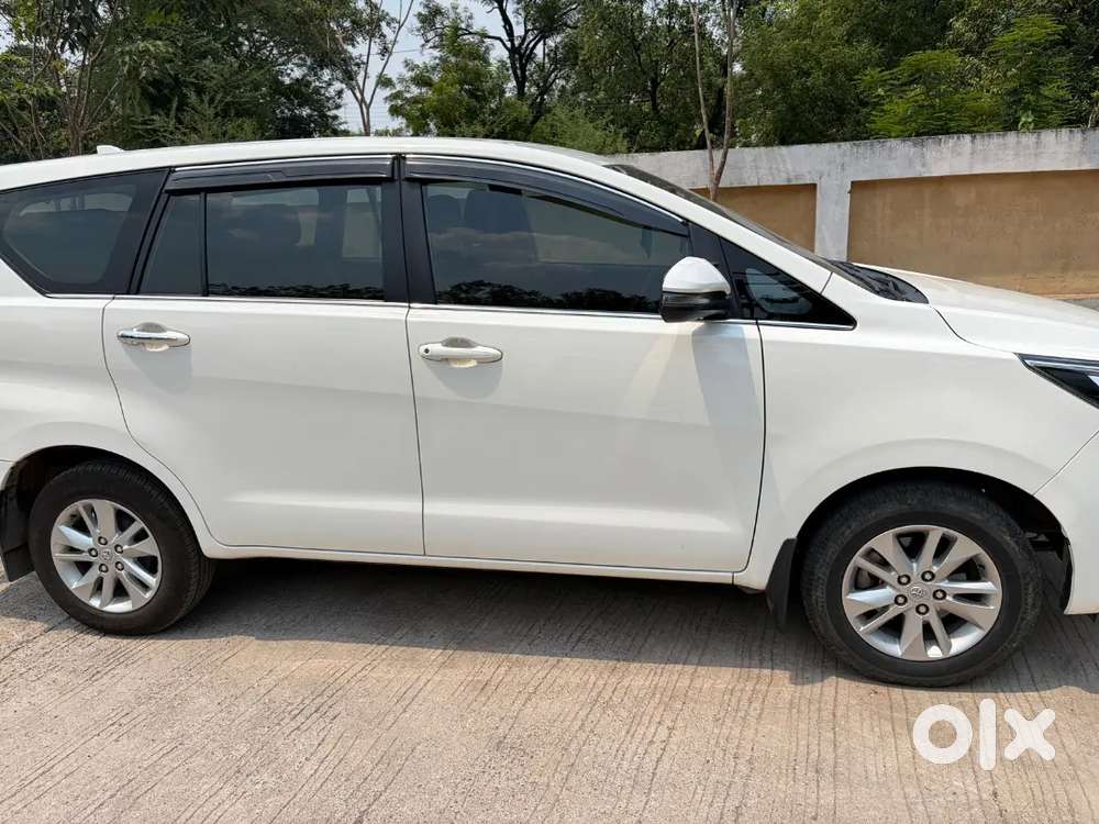 Toyota Innova Crysta 2024