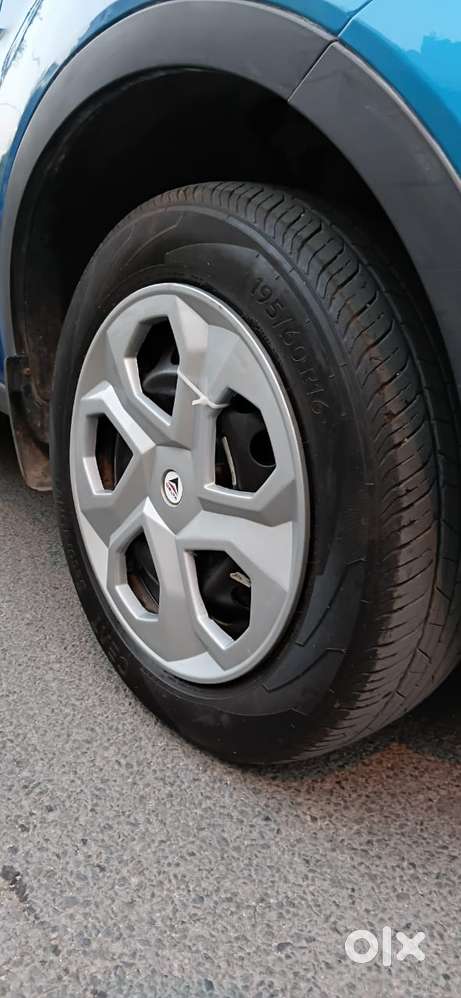 Tata Nexon 1.2 Revotron Xt, 2018, Petrol