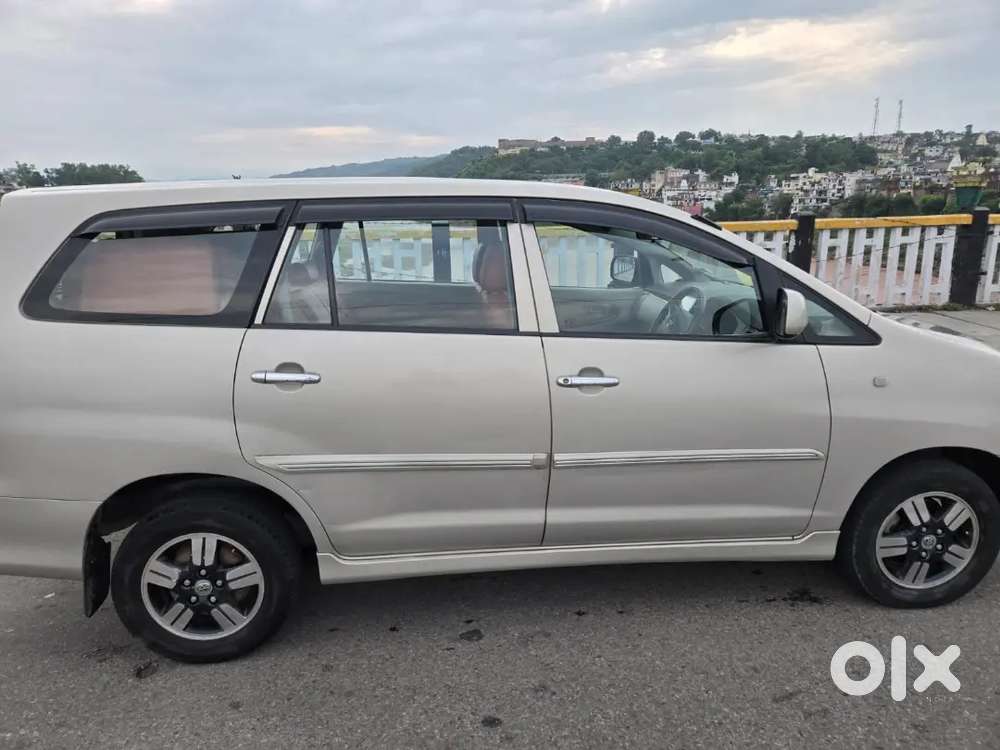 Toyota Innova Diesel Manual 14000 Km 2016