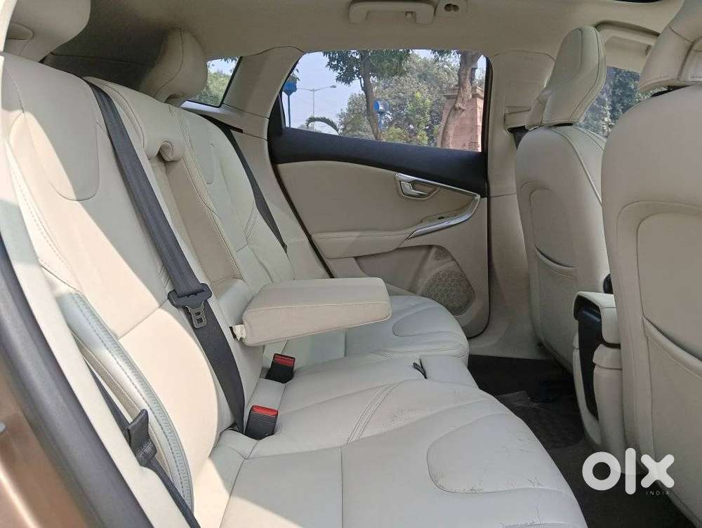 Volvo V40 Cross Country D3 Inscription, 2015, Diesel