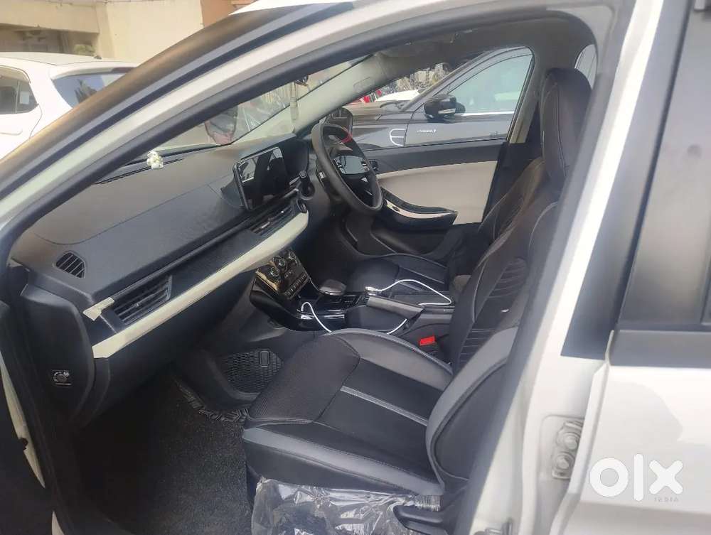 Tata Nexon 2025 Petrol 8500 Km Driven