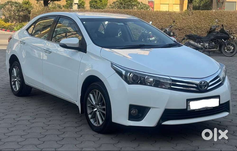 Toyota Corolla Altis 1.8 Vl 2015 At 98000 Kms Chandigarh Registration.