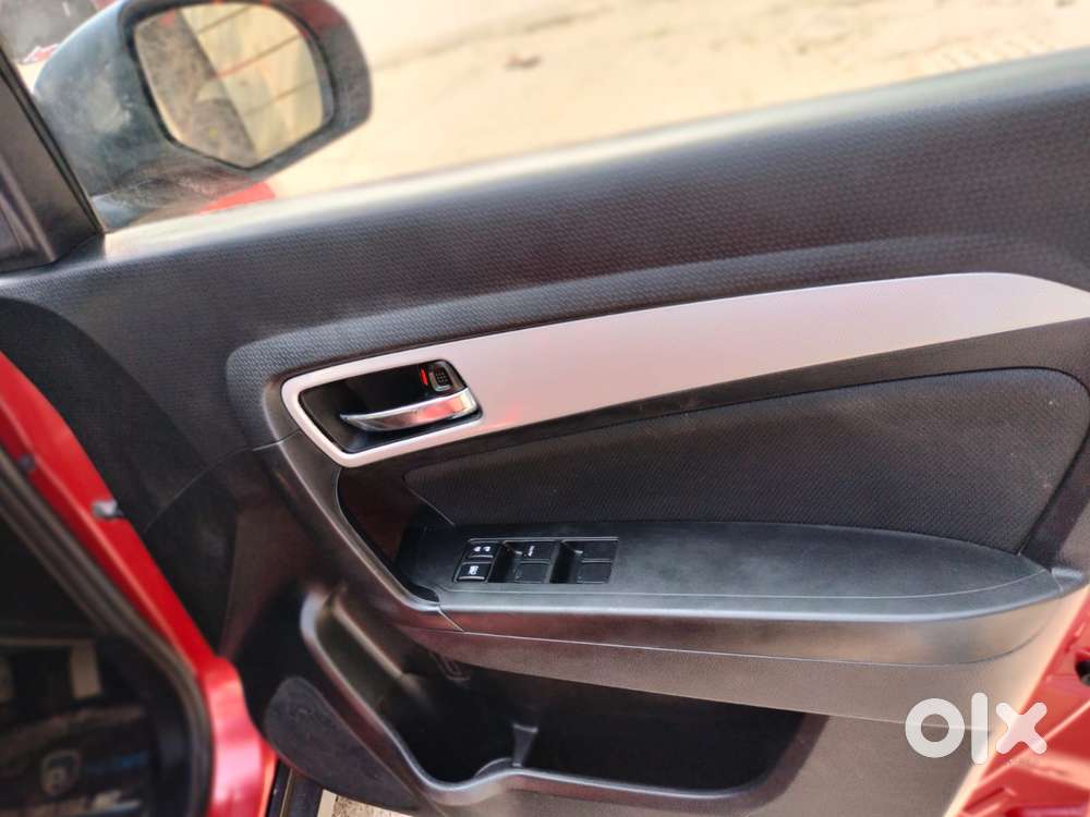 Maruti Suzuki Brezza 1.5 Zxi Plus Smart Hybrid Dual Tone, 2020, Petr..