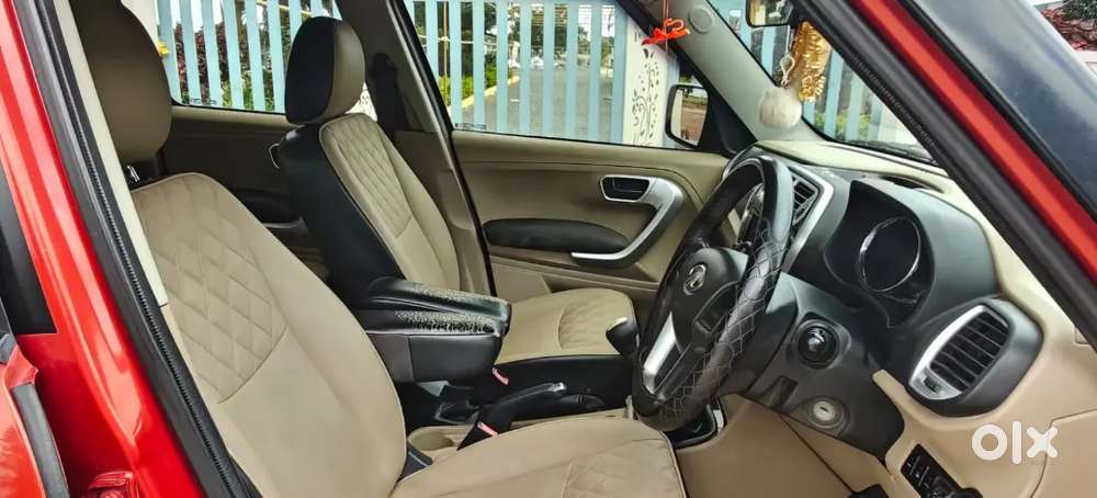 Mahindra Tuv 300 2018
