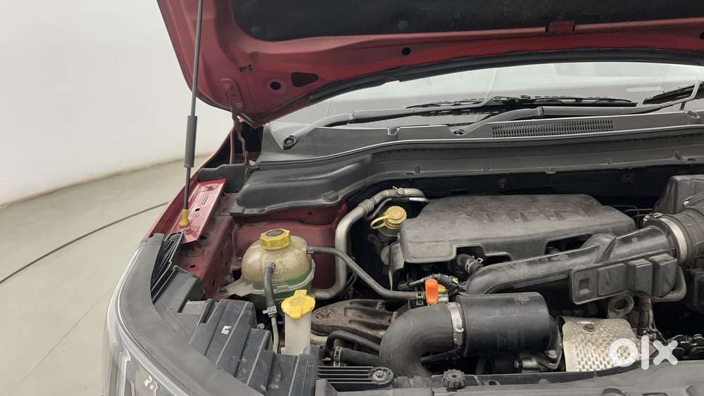 Mahindra Xuv300 W8 Option, 2019, Petrol