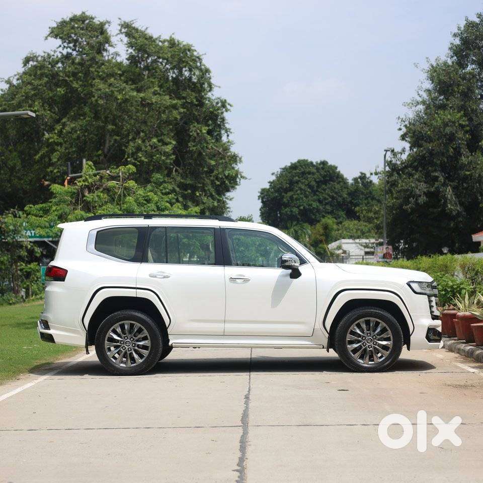 Toyota Land Cruiser 3.3 Zx Diesel, 2023, Diesel