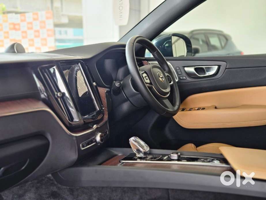 Volvo Xc60 D5 Inscription, 2024, Petrol