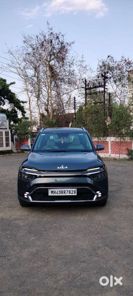Kia Carens Luxury (o)1.5 Diesel At 7 Str, 2022, Diesel