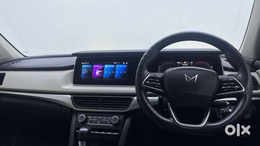 Mahindra Xuv700 2.2 Ax 5 Diesel At Str, 2021, Diesel