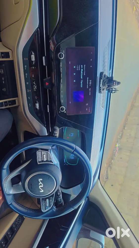 Kia Carens 2022 Petrol Well Maintained