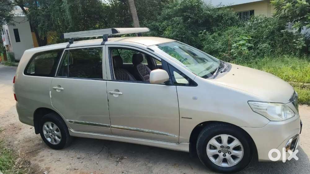 Toyota Innova 2015