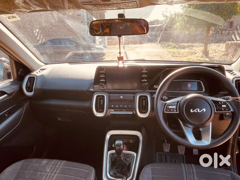 Kia Sonet 2025 Petrol Well Maintained