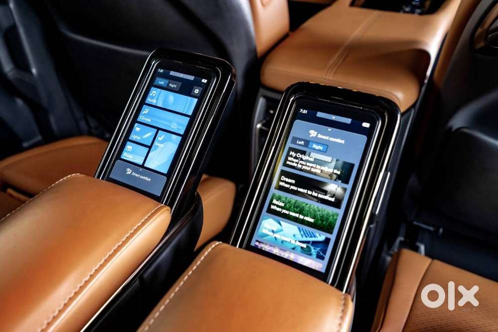 Toyota Vellfire 2.5 Executive Lounge, 2023, Petrol