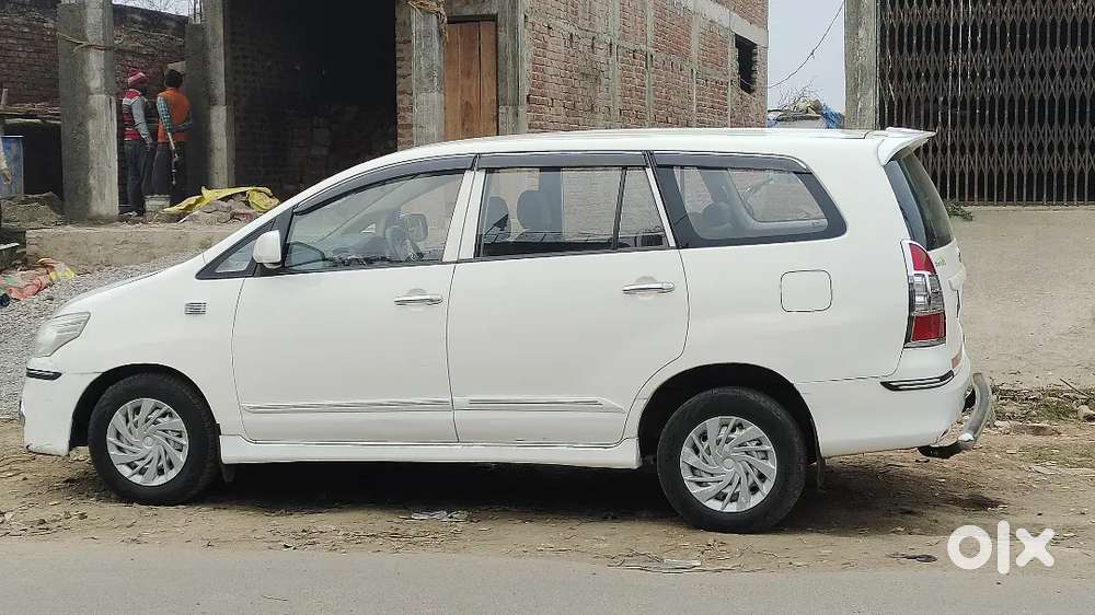 Toyota Innova 2016 Diesel 150000 Km Driven