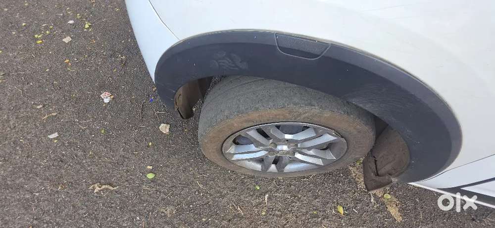 Good Condition Car  Tyre  Low 2