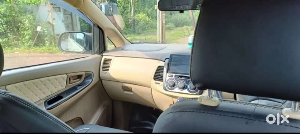 Toyota Innova 2016  Single Owner  Excellent Condition  1.10l Km