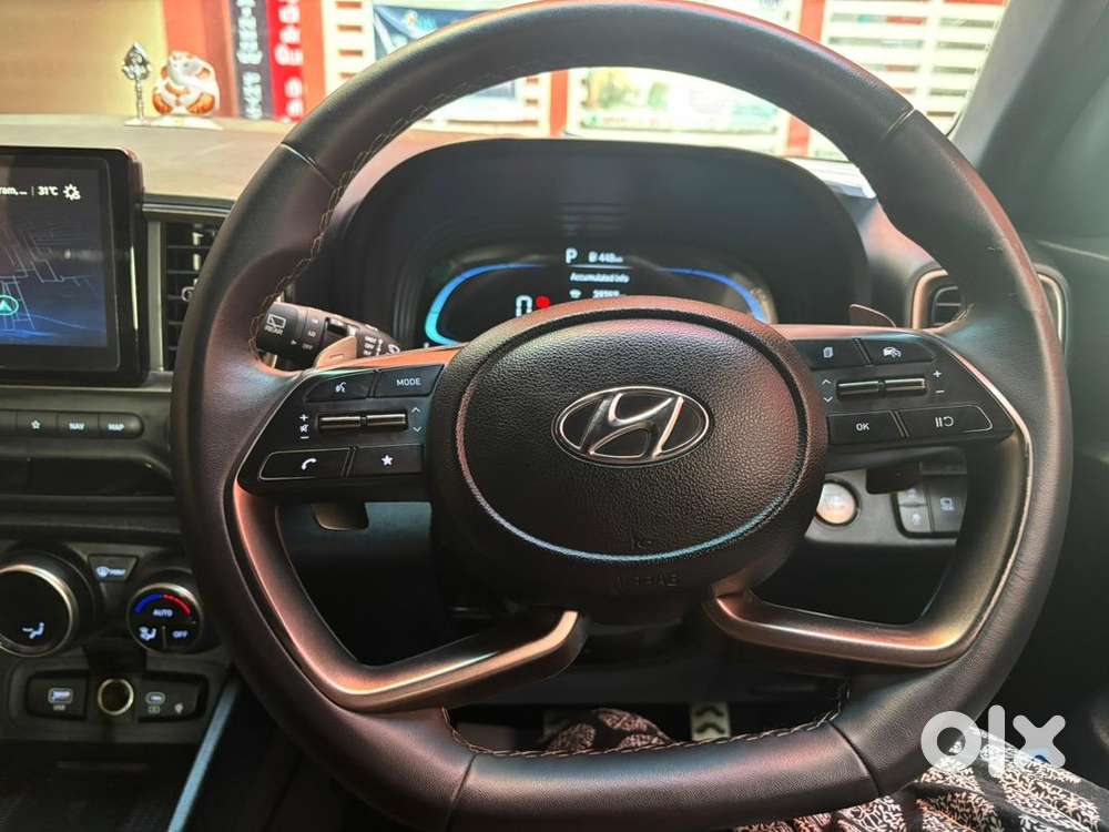 Hyundai New Venue 2024 Petrol Well Maintained