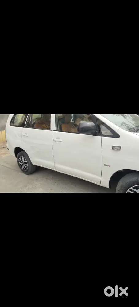 Innova 8 Seater Super Mint Condition