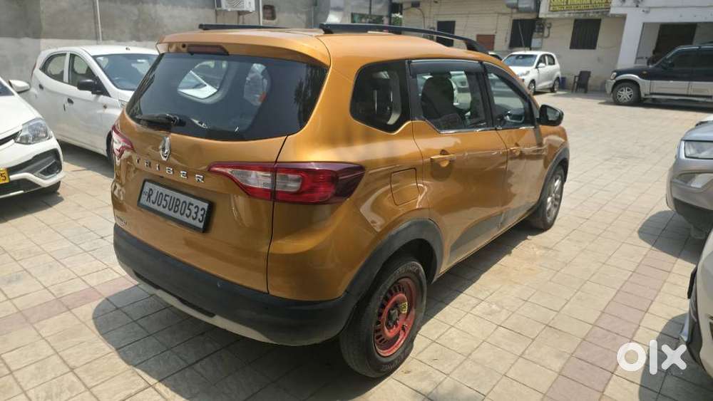 Renault Triber Rxz, 2022, Petrol