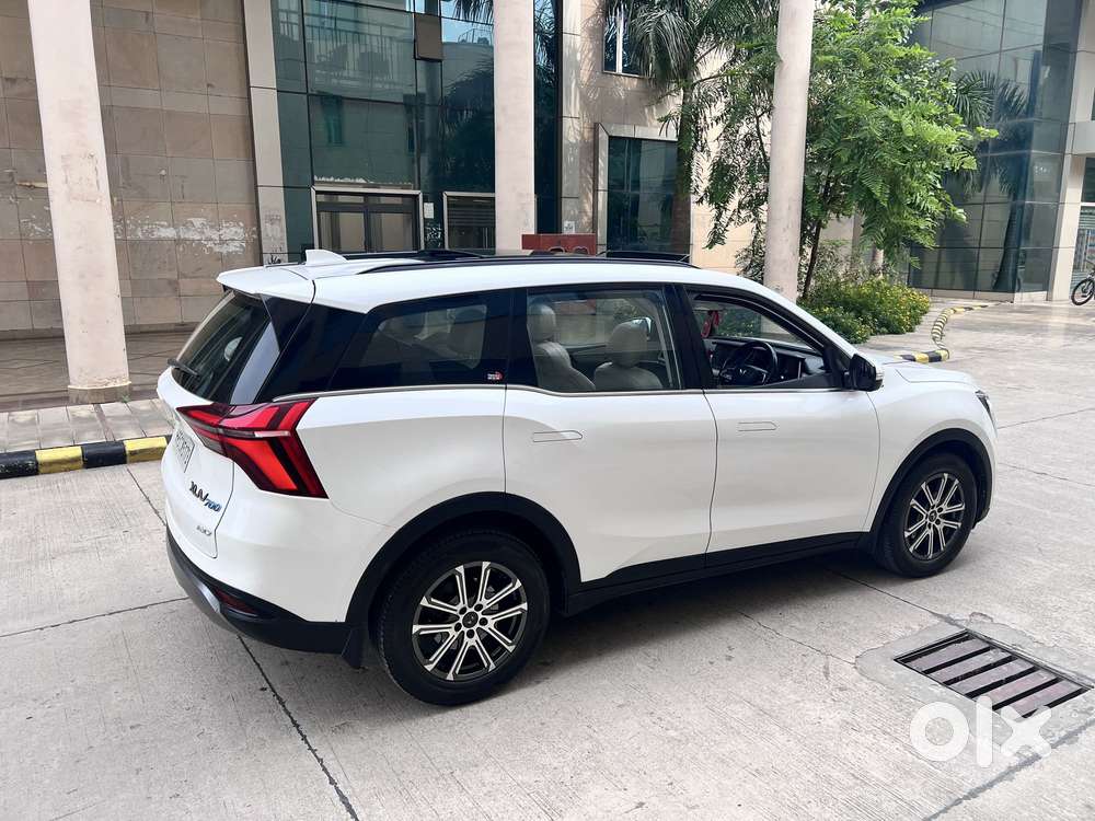 Mahindra Xuv700 2.0 Ax 7 Petrol Mt Str, 2022, Petrol