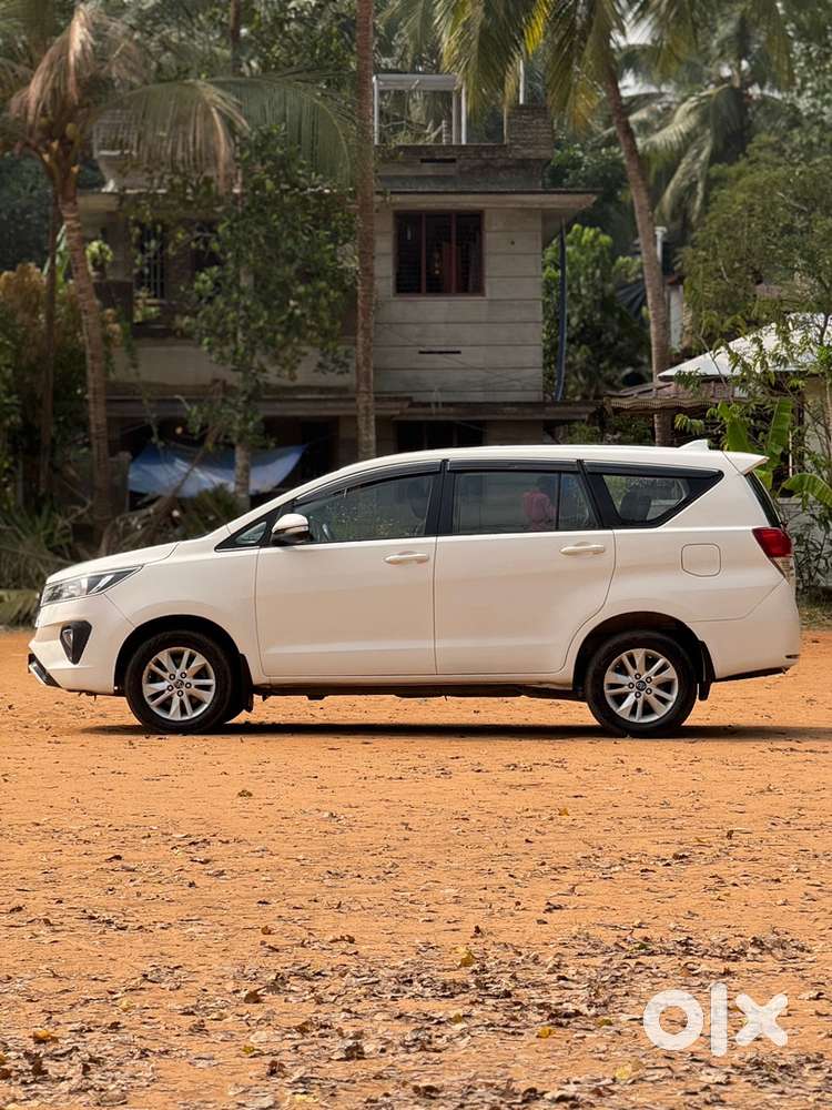 Toyota Innova Crysta 2017 Diesel Well Maintained