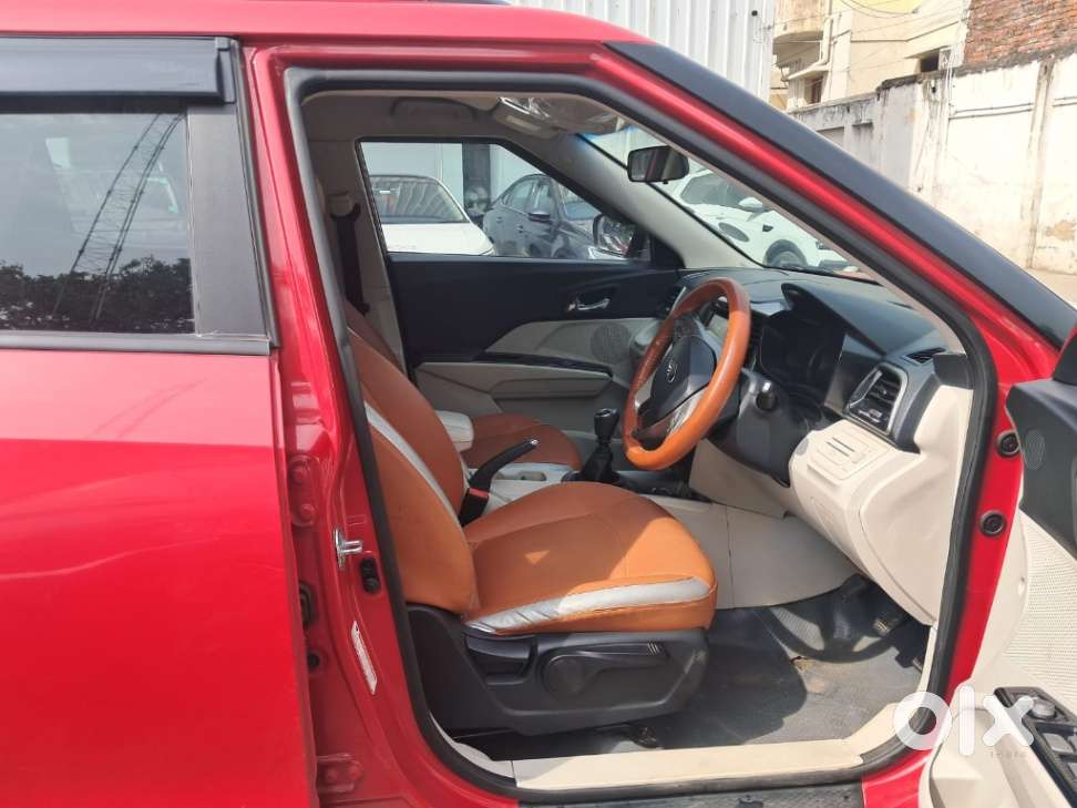 Mahindra Xuv300 W8, 2022, Petrol
