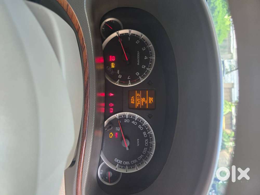 Maruti Ertiga 2012, Petrol, Manual