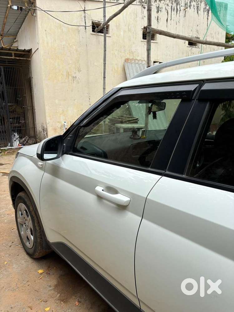 Hyundai Venue 2019 Petrol Well Maintained