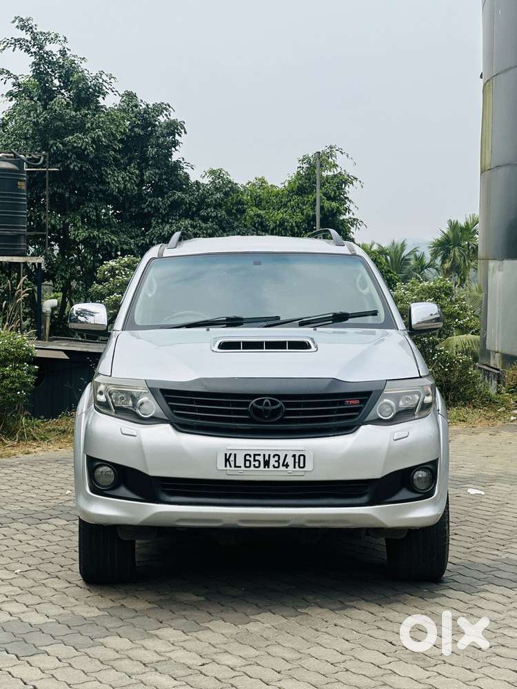 Toyota Fortuner 3.0 4x4 Manual, 2011, Diesel