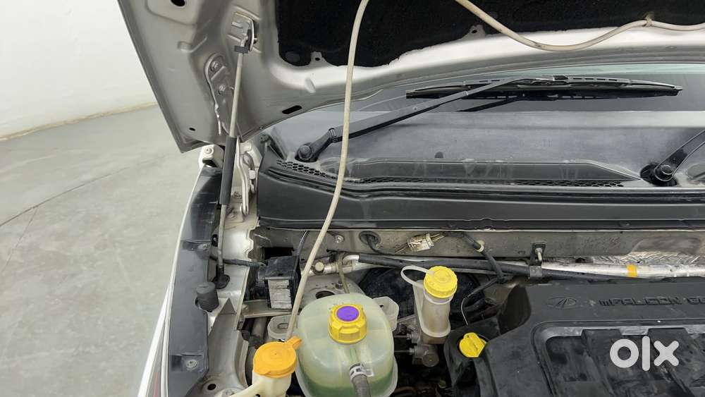 Mahindra Kuv 100 2016-2017 Mfalcon G80 K8 Dual Tone, 2017, Petrol