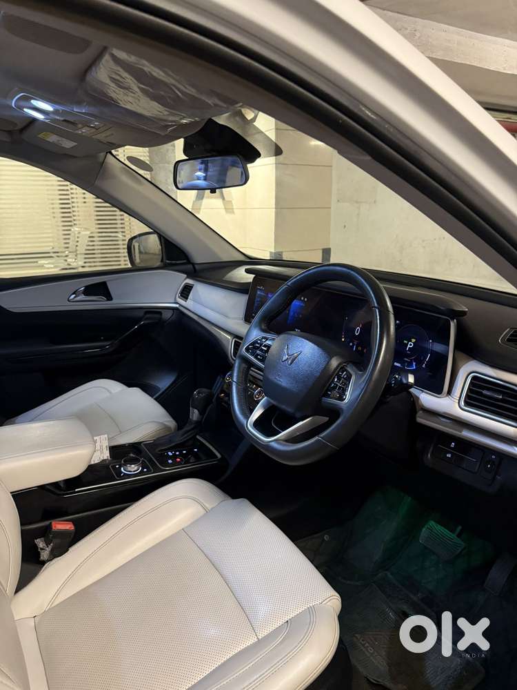 Mahindra Xuv700 Ax7l 6 Str At, 2022, Diesel