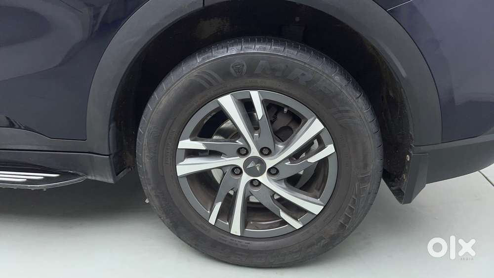 Mahindra Xuv700 2.2 Ax 5 Diesel At Str, 2023, Diesel
