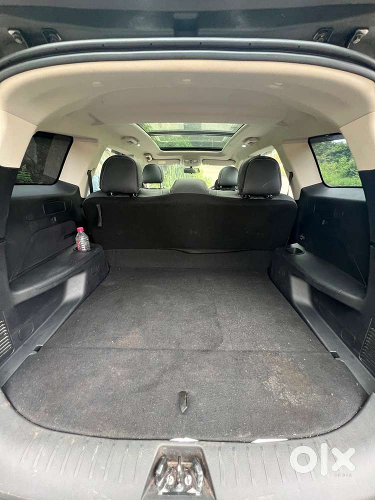 Mahindra Xuv700 Ax5 Petrol Mt — 2021 Ga
